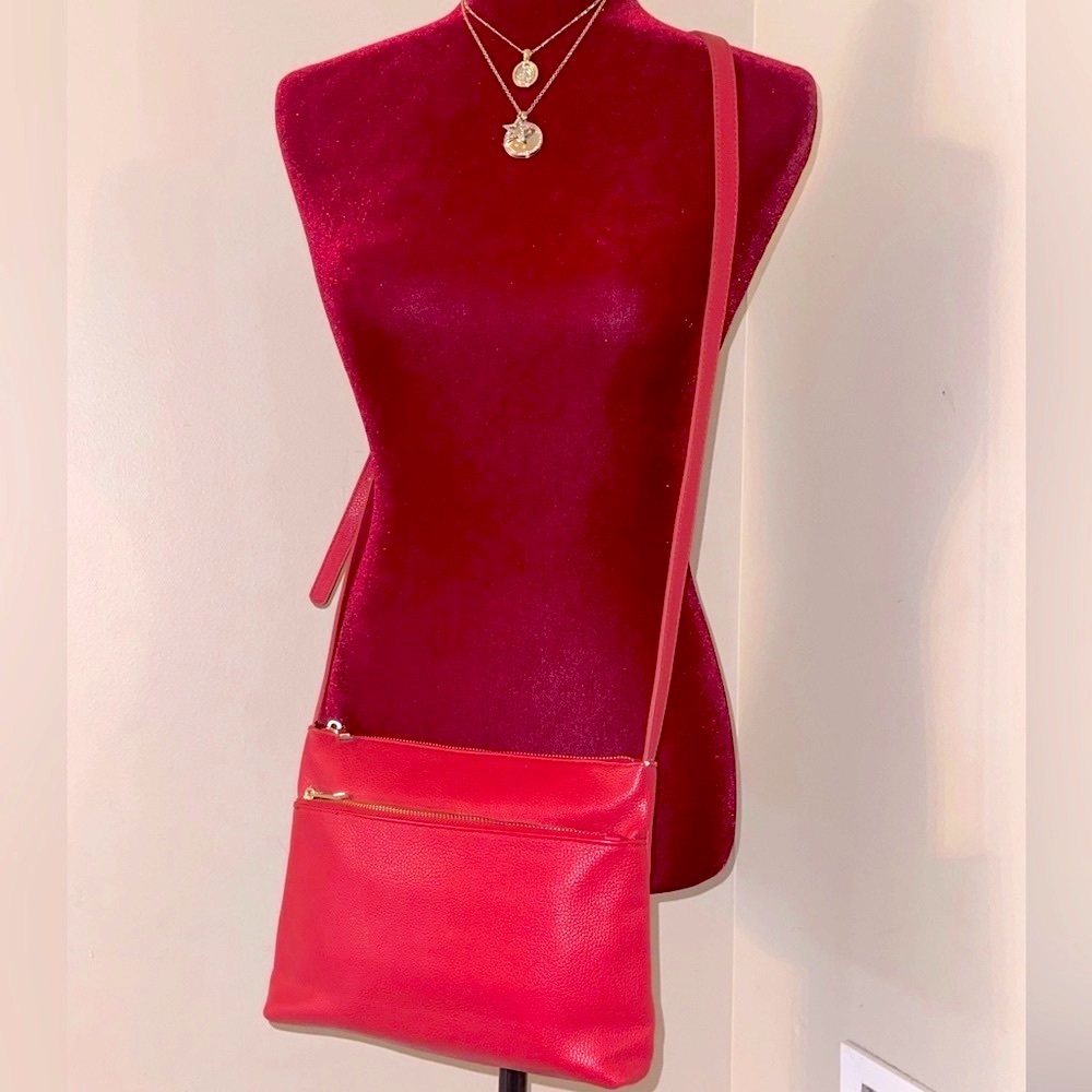 💋 XII - Red PU leather Crossbody